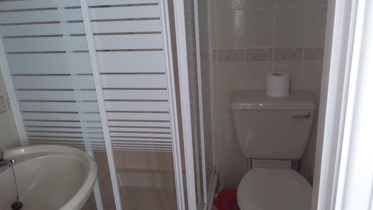 Double Room with Private Bathroom,664253862:JPEG